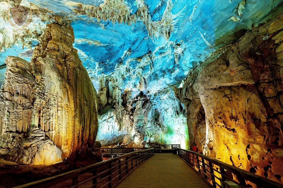 Stalactites inside Phong Nha Cave - Vietnam Limousine Transfers