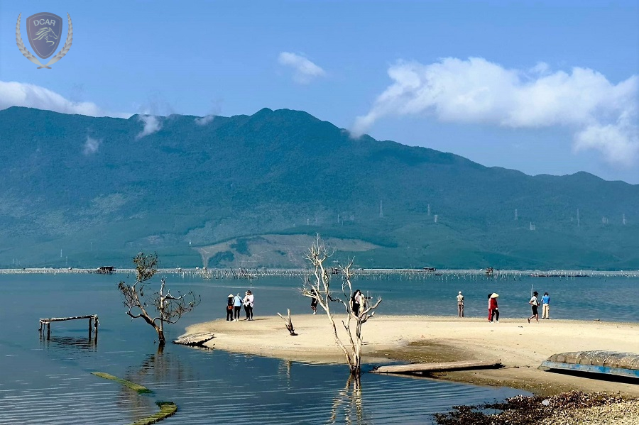Lap An Lagoon - Vietnam Limousine Transfers