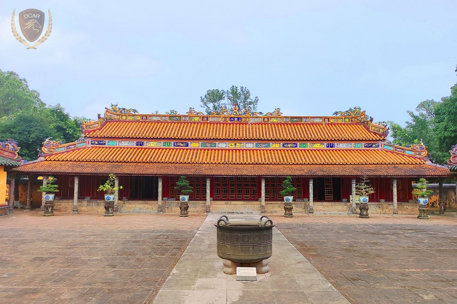 Tomb of Dong Khanh - Vietnam Limousine Transfers