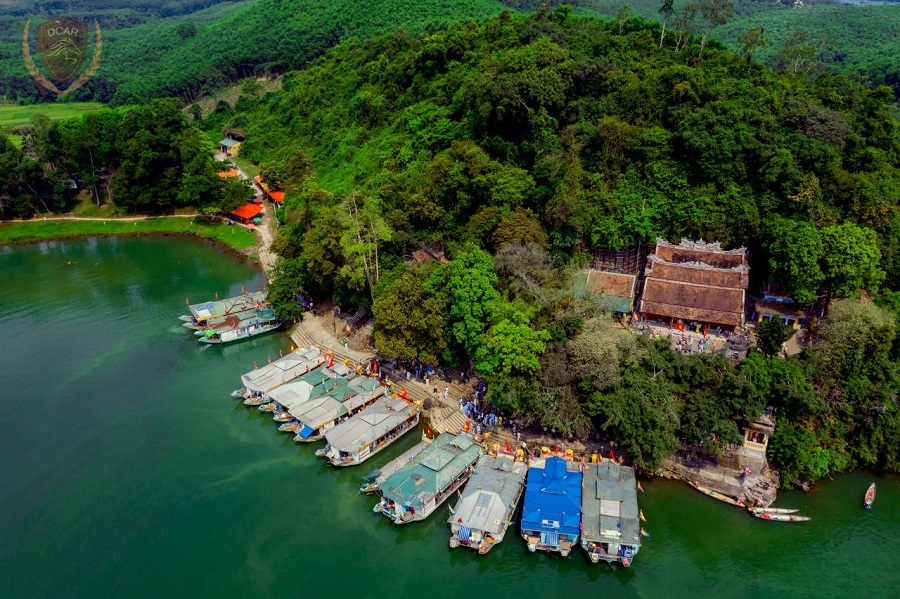 Hon Chen Temple Hue - Vietnam Limousine Transfers