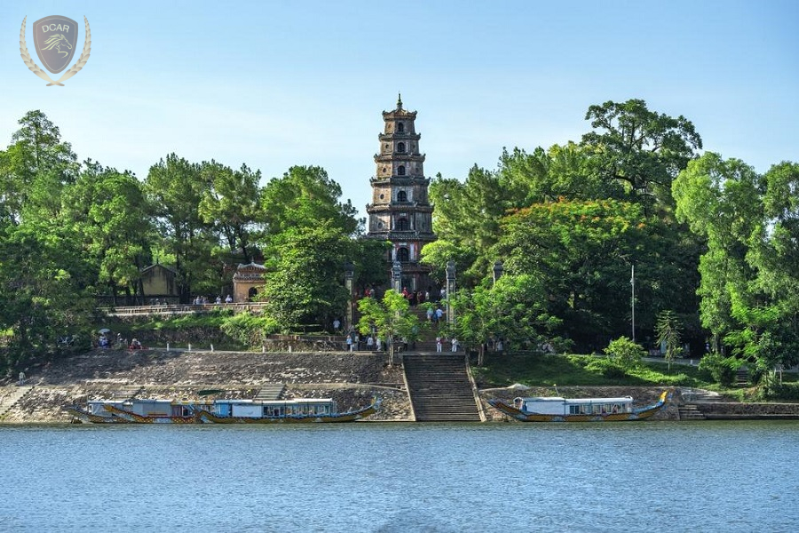 Thien Mu Pagoda - Vietnam Limousine Transfers