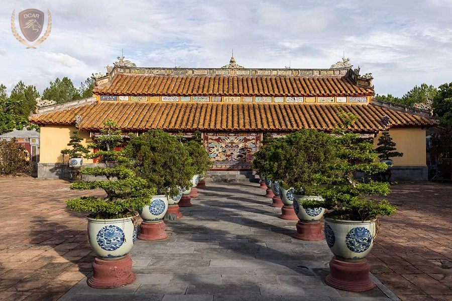 Tomb of Thieu Tri Hue - Vietnam Limousine Transfers