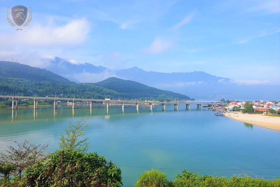 Lang Co Bay - Vietnam Limousine Transfers