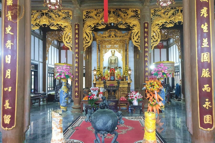 Huyen Tran Princess Temple - Vietnam Limousine Transfers