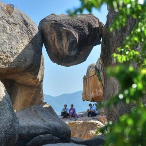 Hon Chong Hon Vo Promontory - Vietnam Limousine