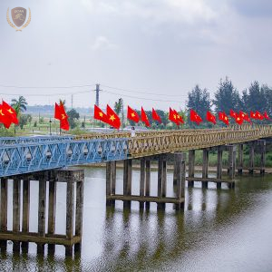 Hien Luong Bridge Ben Hai River - Vietnam Limousine Transfers