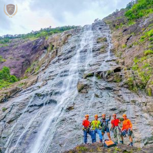 Limousine Hue To Bach Ma National Park - Vietnam Limousine