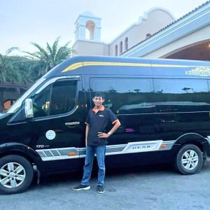 Hue luxury car to La Vang Holy Land