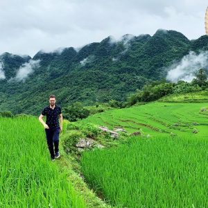 Hanoi To Pu Luong By Luxury Car - Vietnam Limousine