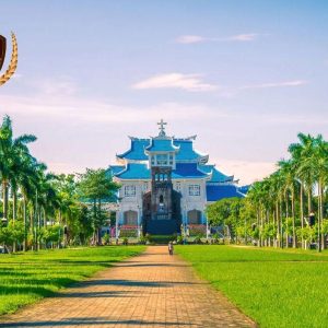 Da Nang to La Vang Holy Land Limousine - Vietnam Limousine