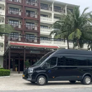 Ho Chi Minh To Moc Bai Border Luxury Car - Vietnam Limousine