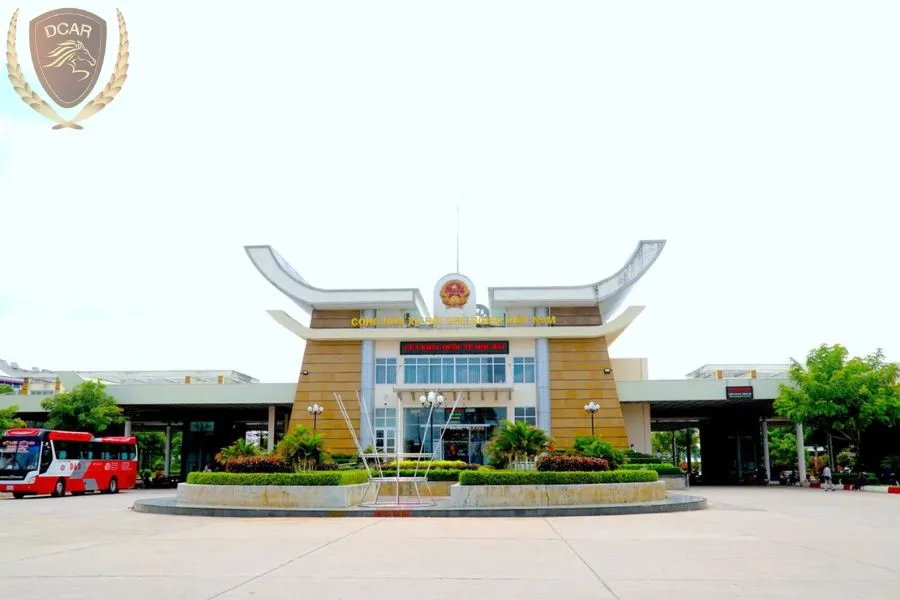 Ho Chi Minh To Moc Bai Border Luxury Car - Vietnam Limousine