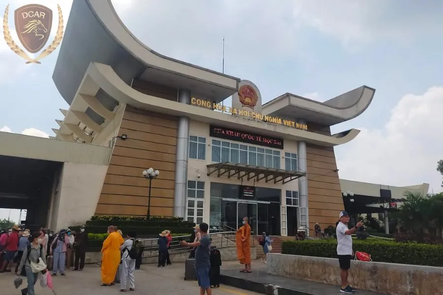 Ho Chi Minh To Moc Bai Border Luxury Car - Vietnam Limousine
