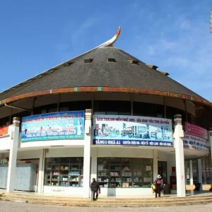 Hue To Lao Bao Border Luxury Car - Vietnam Limousine