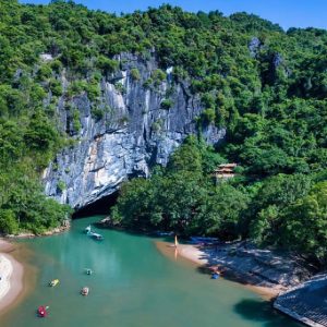 Luxury car Phong Nha to Hanoi - Vietnam Limousine