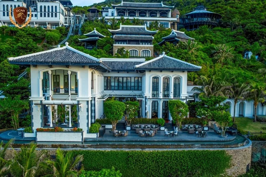 Da Nang Airport to Intercontinental Luxury Car - Vietnam Limousine