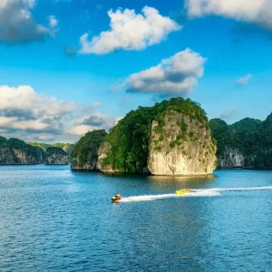 Ninh Binh To Cat Ba Island Luxury Car - Vietnam Limousine