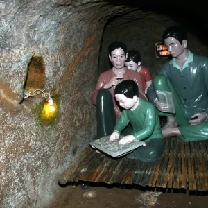 Hoi An To Vinh Moc Tunnels By Luxury Limousine - Vietnam Limousine