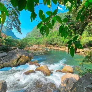 Ninh Binh to Phong Nha by luxury car - Vietnam Limousine