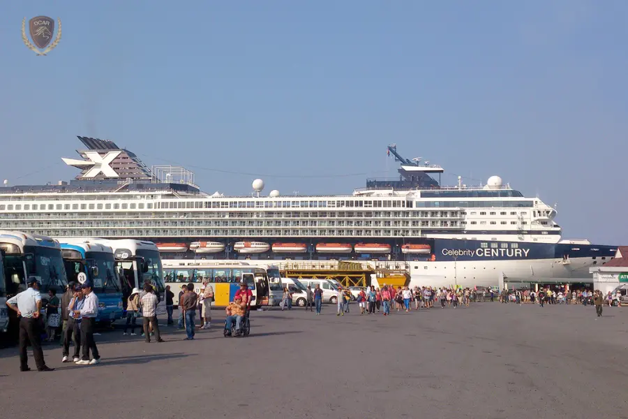 Tourists at Chan May Port for shore excursions